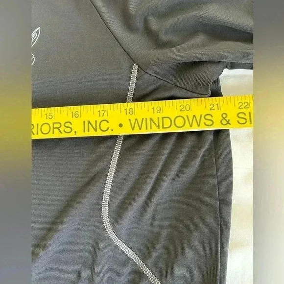 OGIO Women’s Pullover Size Med by measure-tags faded. Rabbit Face logo signature - Picture 9 of 16